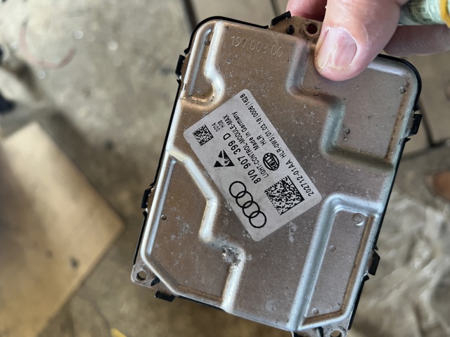 Модуль управління світлом фар 8V0907399D VAG