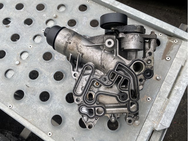 Корпус масляного фільтра A6541800010 MERCEDES