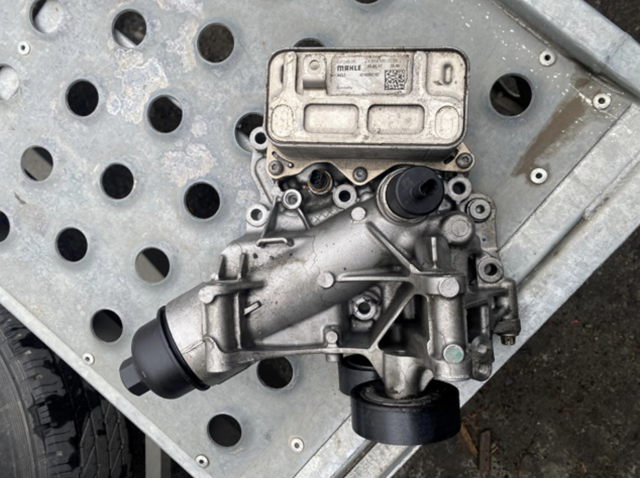Корпус масляного фільтра A6541803200 MERCEDES
