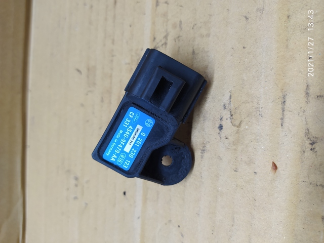 Датчик наддува 0261230123 BOSCH