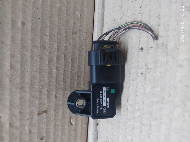 Датчик абсолютного тиску 0281002576 BOSCH
