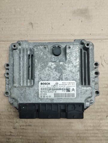 Комп'ютер двигуна 0281011802 BOSCH