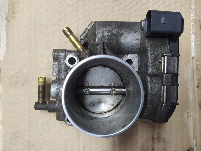 Дросільна заслінка в зборі 036133062D VAG