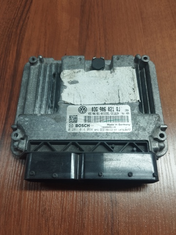 Модуль управління двигуном 03G906021QJ VAG