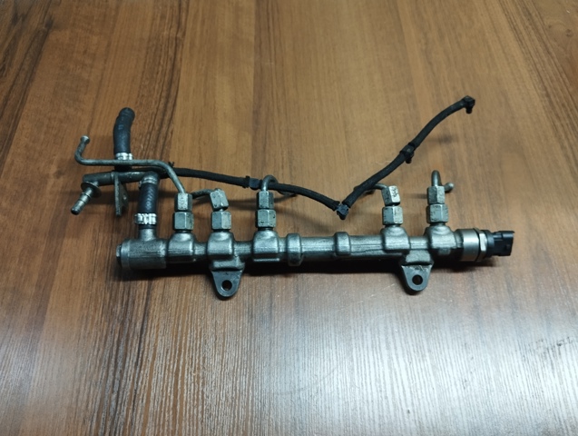 Рампа форсунок системи упорскування палива 0445214239 FIAT