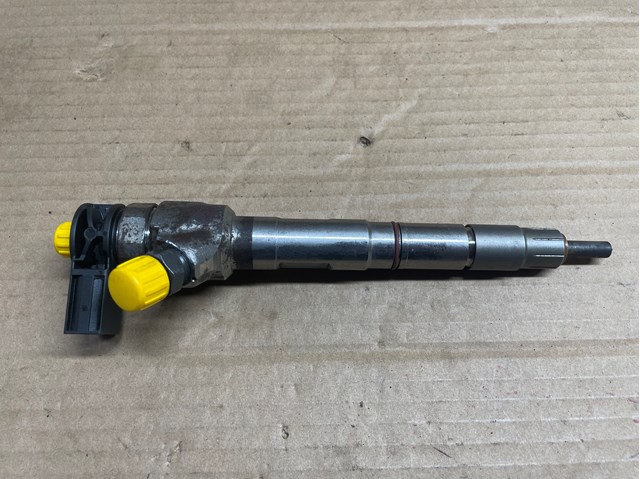 Форсунка дизельна в зборі, розпилювач + тримач 04L130277BE VAG