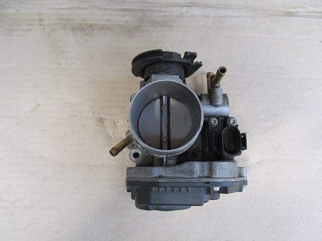 Дросільна заслінка в зборі 06A133064J VAG