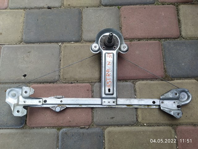 Склопідйомник задніх лівих дверей 13100420 OPEL