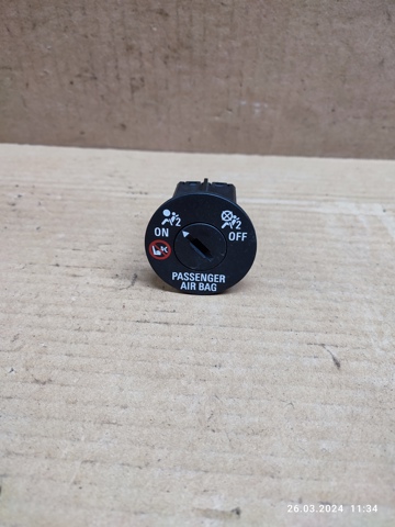 Кнопка відключення подушок безпеки AIRBAG 13577258 OPEL