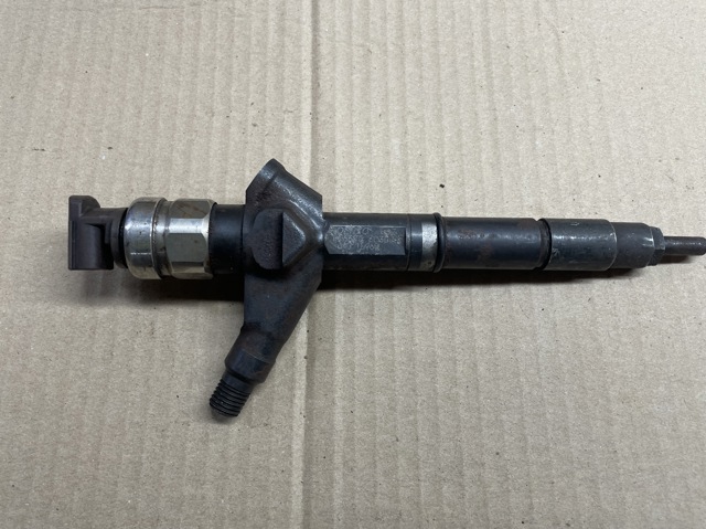 Форсунки електромагнітні 16600EB300 DENSO