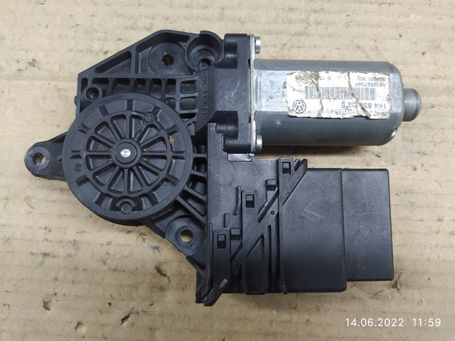 Механізм склопідйомника двері задньої, правої 1K0959704K VAG