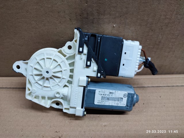 Склопідйомник задніх лівих дверей 1K4839401C VAG