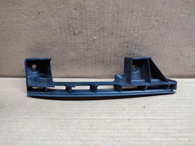 Кріплення бампера 1T0807889B VAG