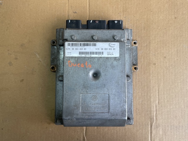 Блок двигуна 237103907S RENAULT