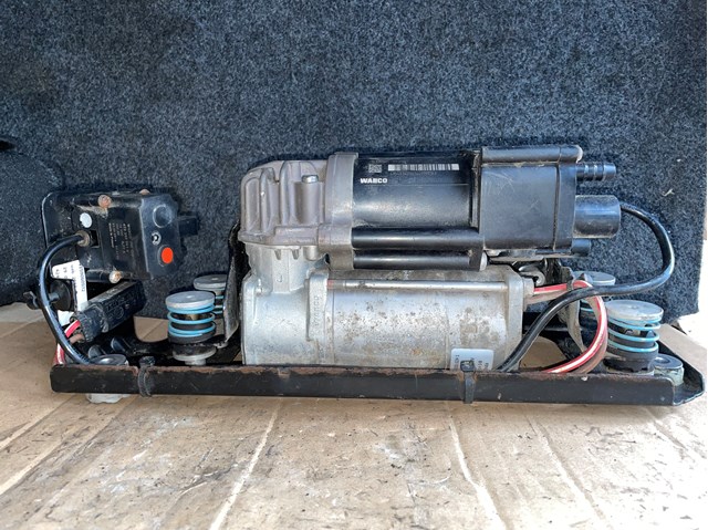 Компресор пневмопідкачкою (амортизаторів) 37206864215 BMW