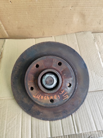 Кулак поворотний правий 430186431R RENAULT