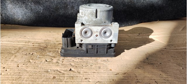 Блок АБС гідравлічний 476608804R RENAULT