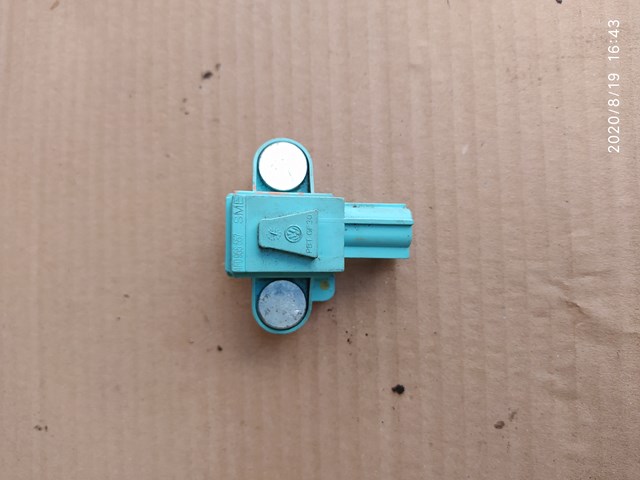 Датчик AIRBAG передній 4F0955557 VAG