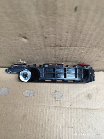 Напрямна переднього бампера, ліва 52536K0010 TOYOTA