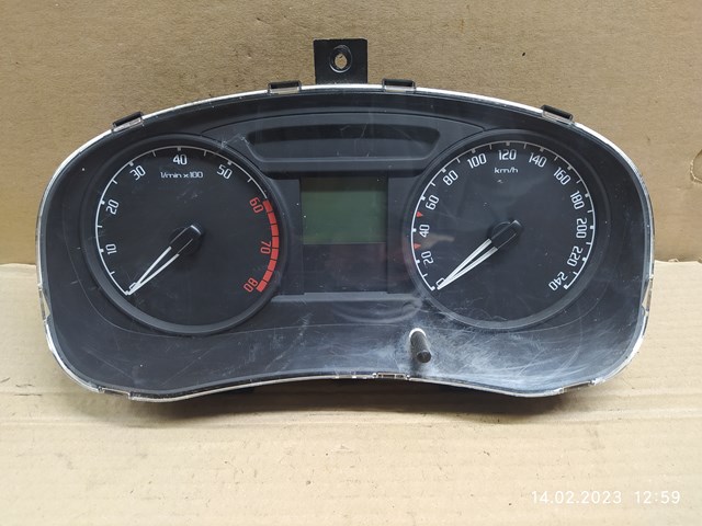 щиток приладу 5J0920801B VAG
