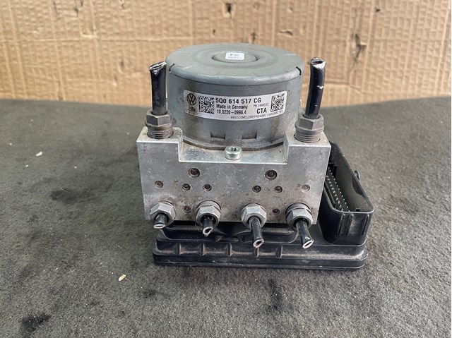 Блок АБС гідравлічний Volkswagen Golf ALLTRACK 7