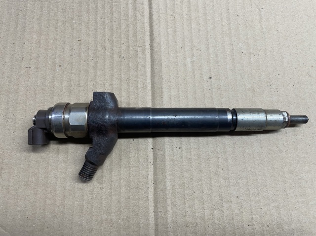 Форсунка вприску палива 6C1Q9K546BB FORD