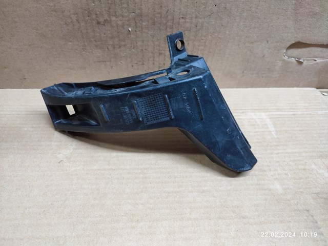 Напрямна заднього бампера, ліва 6J8807377 VAG