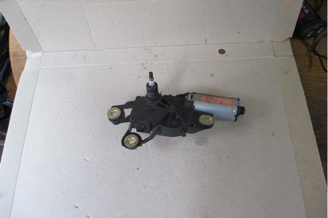 Моторчик заднього двірника 6L6955711 VAG