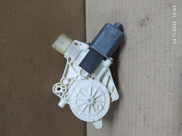 Двигун склопідіймача двері передньої, правої 6M2114553B FORD