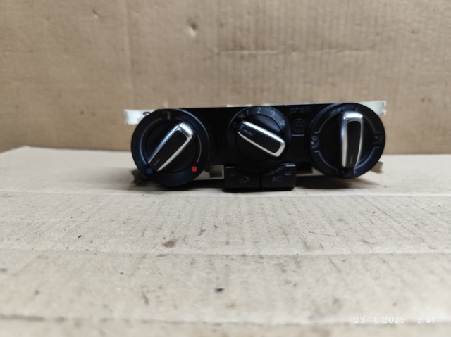 Блок управління кондиціонером 6R0820045G VAG