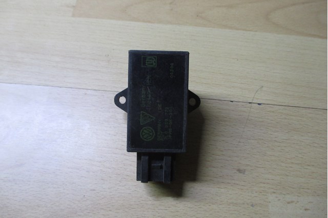 Датчик підігріву сидіння 7L0959772 VAG