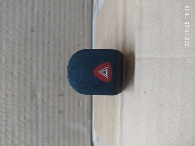 Кнопка включення аварійного сигналу 8200090307 RENAULT