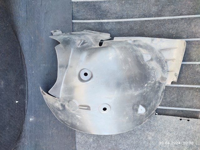 Підкрилок переднього крила, лівий задній 8200213971 RENAULT