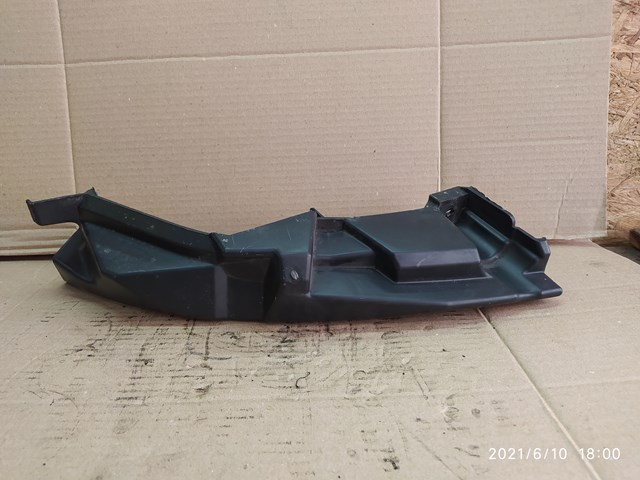 Ліве кріплення переднього бампера 8200289844 RENAULT