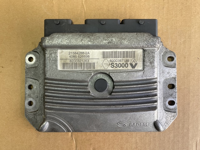 Блок двигуна 8200387138 RENAULT