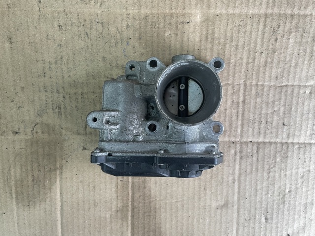 Заслінка повітряна 8200568712 RENAULT