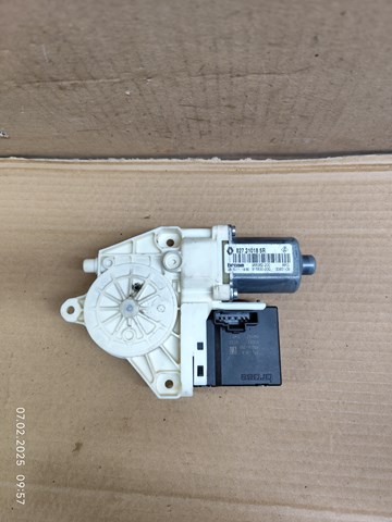 Привід ліфта задній 827310185R RENAULT