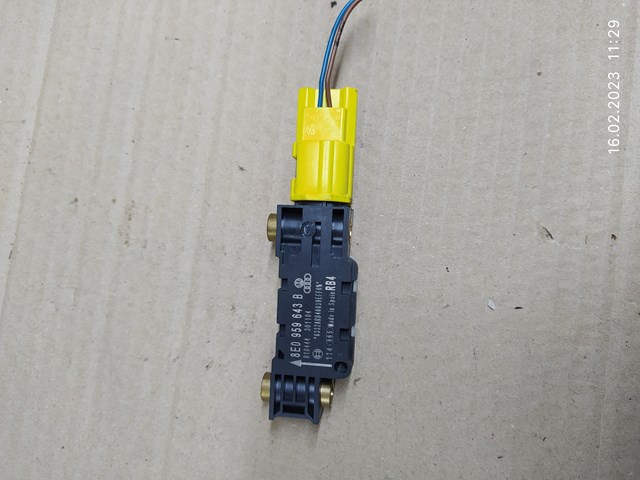 Датчик Ейрбег передній 8E0959643B VAG