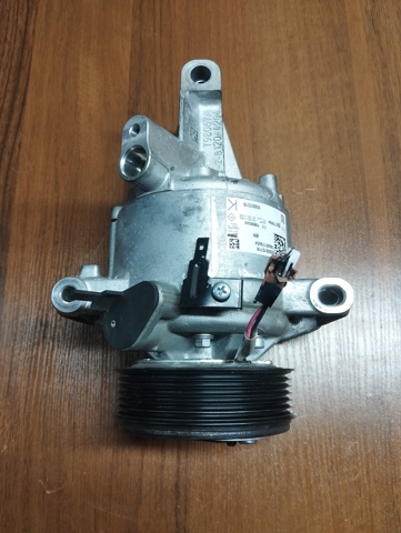 Компресор системи кондиціювання 926001571R RENAULT