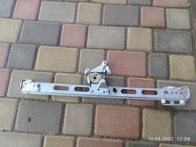 Склопідйомник передньої правої двері A1687200446 MERCEDES