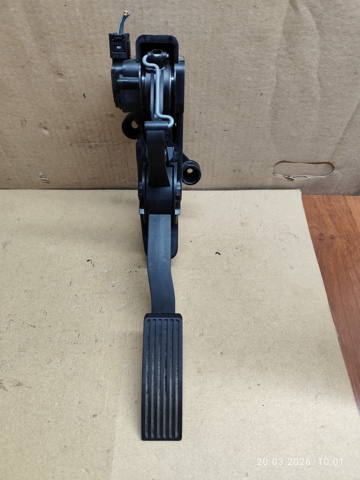 Педаль газу (акселератора) A1693000104 MERCEDES