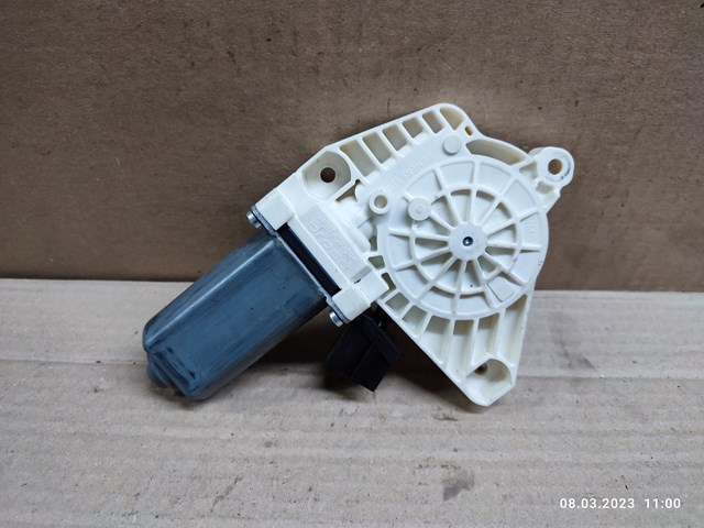 Мотор склопідйомника дверей передніх, лівих A1698204342 MERCEDES