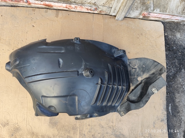 Підкрилок переднього крила, лівий передній A2126904330 MERCEDES