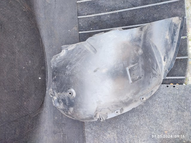 Підкрилок переднього крила, правий передній A9066841777 MERCEDES