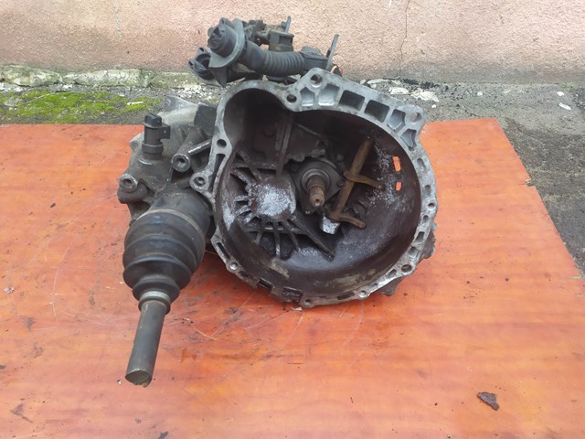 Коробка передач в зборі з головною передачею і диференціалом J52073 HYUNDAI