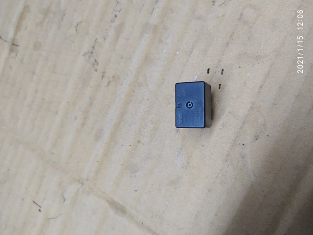 Реле стартера MR588567 MITSUBISHI