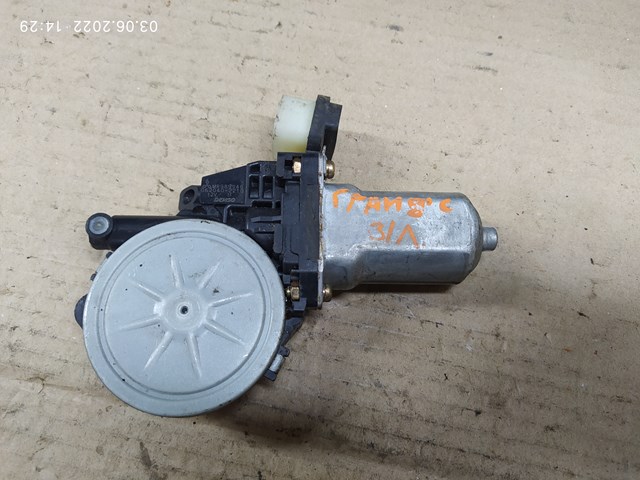Двигун стеклопод'емника двері задньої, лівої MR989948 MITSUBISHI