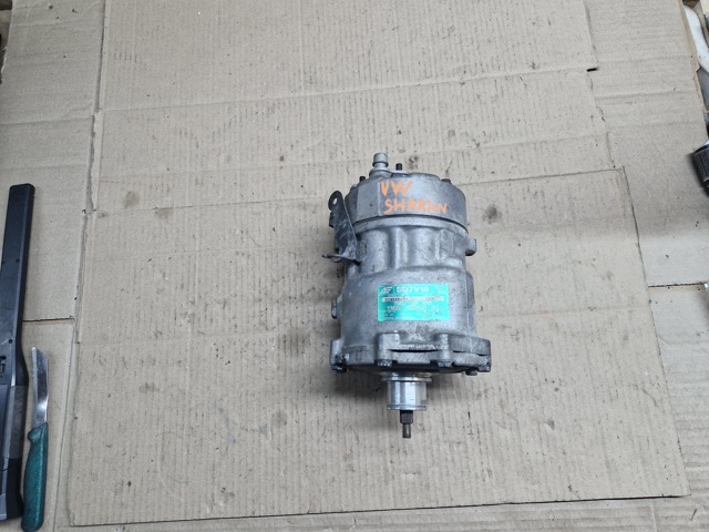 Насос кондиціонера YM2H19D629BA VAG