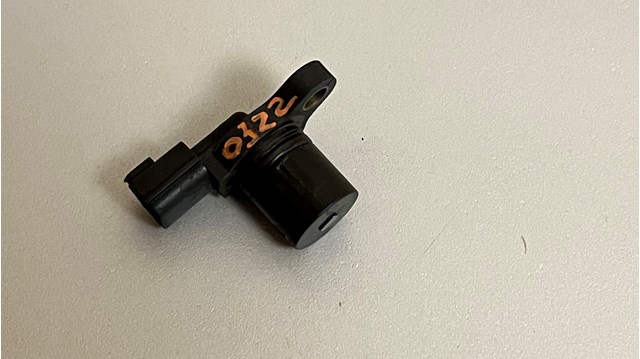 Датчик положення розподільного валу 2373138U01 NISSAN