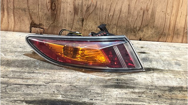 Ліхтар задній правий, зовнішній 33501SMGE04 HONDA